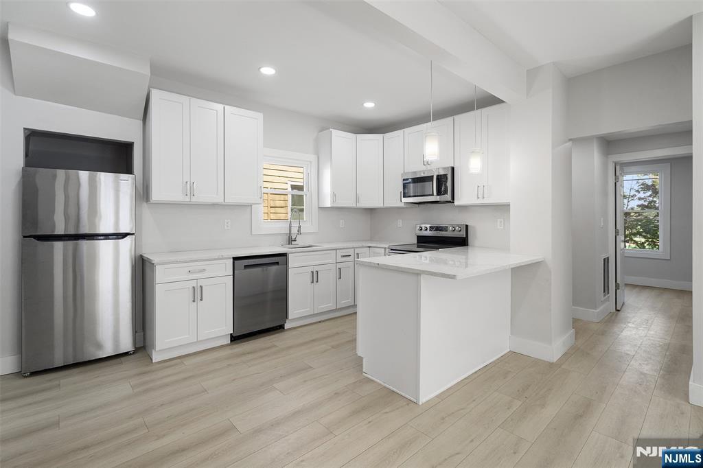 90 Grove Street,East Orange, NJ 07017