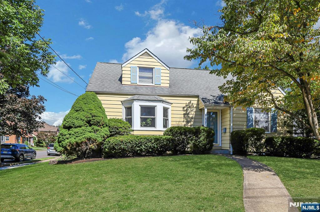 2-01 Morlot Avenue,Fair Lawn, NJ 07410