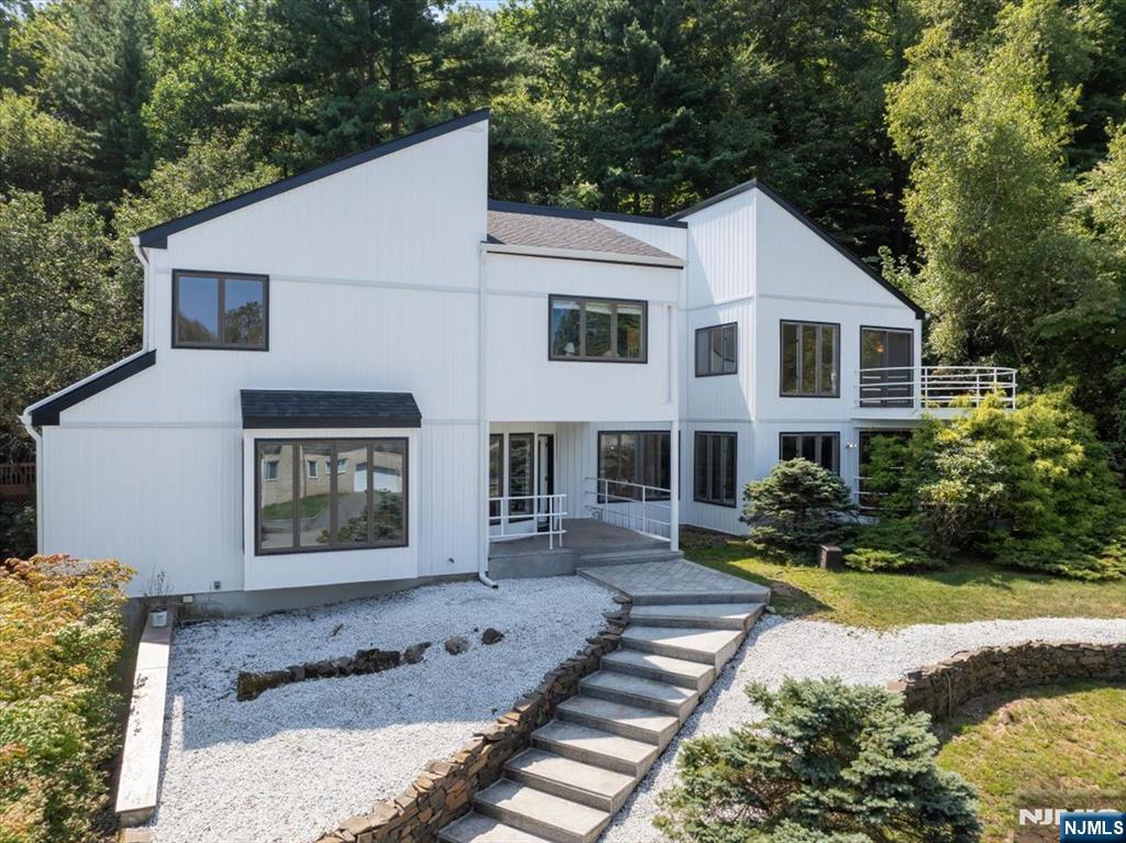 215 Eileen Drive,Cedar Grove, NJ 07009