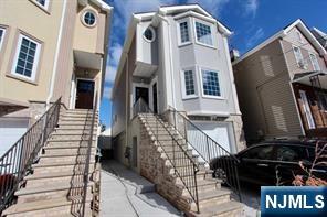 30 Davis Street,Harrison, NJ 07029
