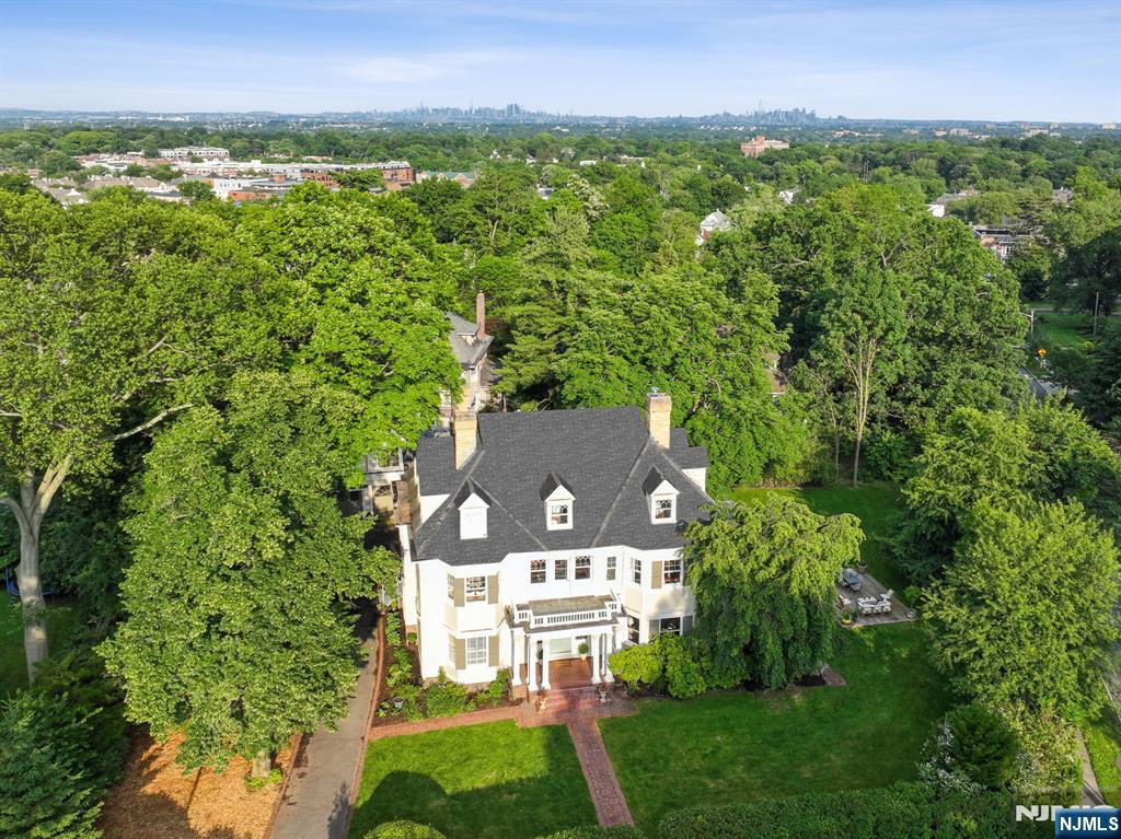 83 Fullerton Avenue,Montclair, NJ 07042