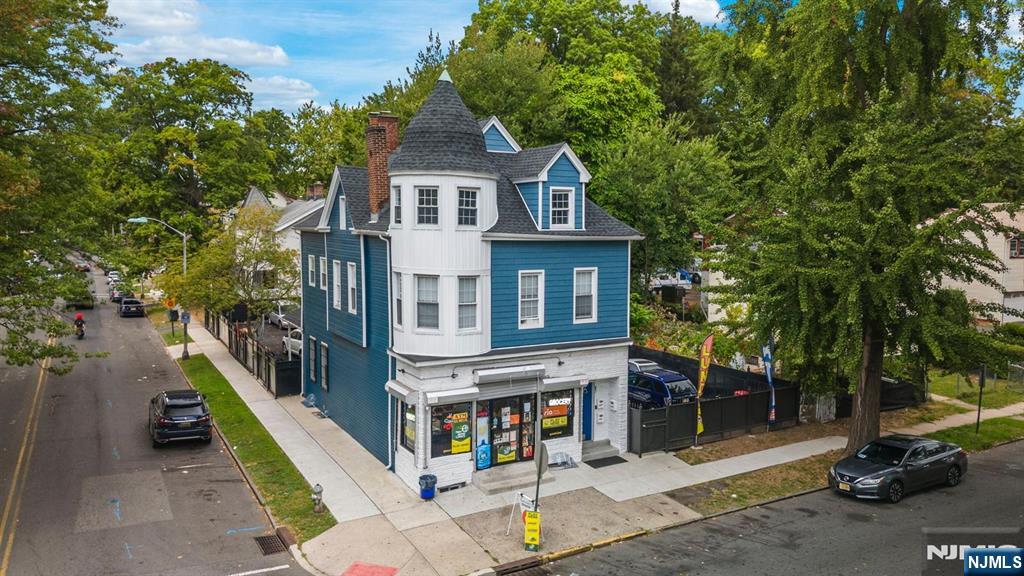 67 Oak Street,East Orange, NJ 07018