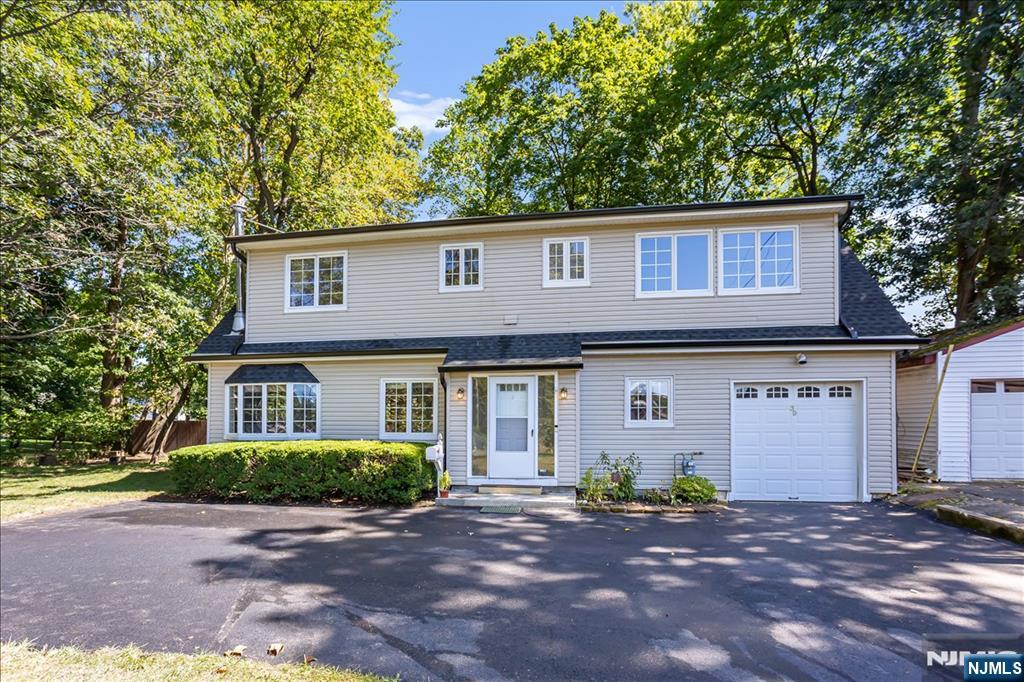 39 Enfield Avenue,Montclair, NJ 07042