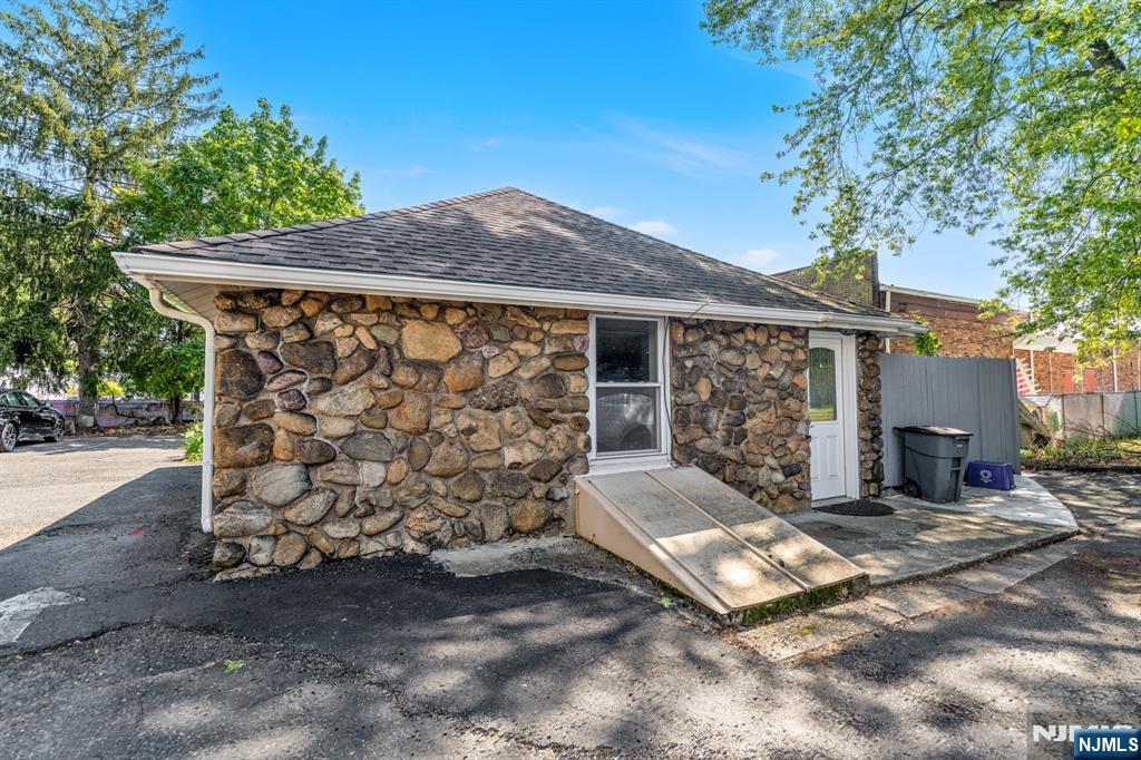 27 Walter Hammond Place,Waldwick, NJ 07463