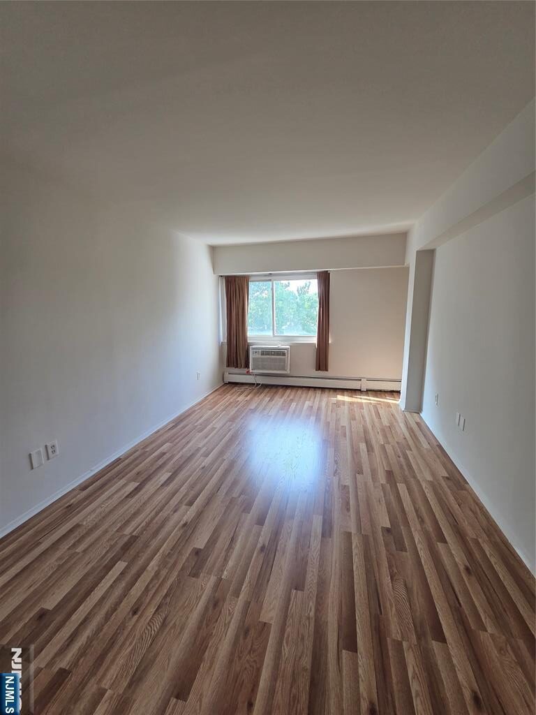 333 Grand Avenue,Palisades Park, NJ 07650