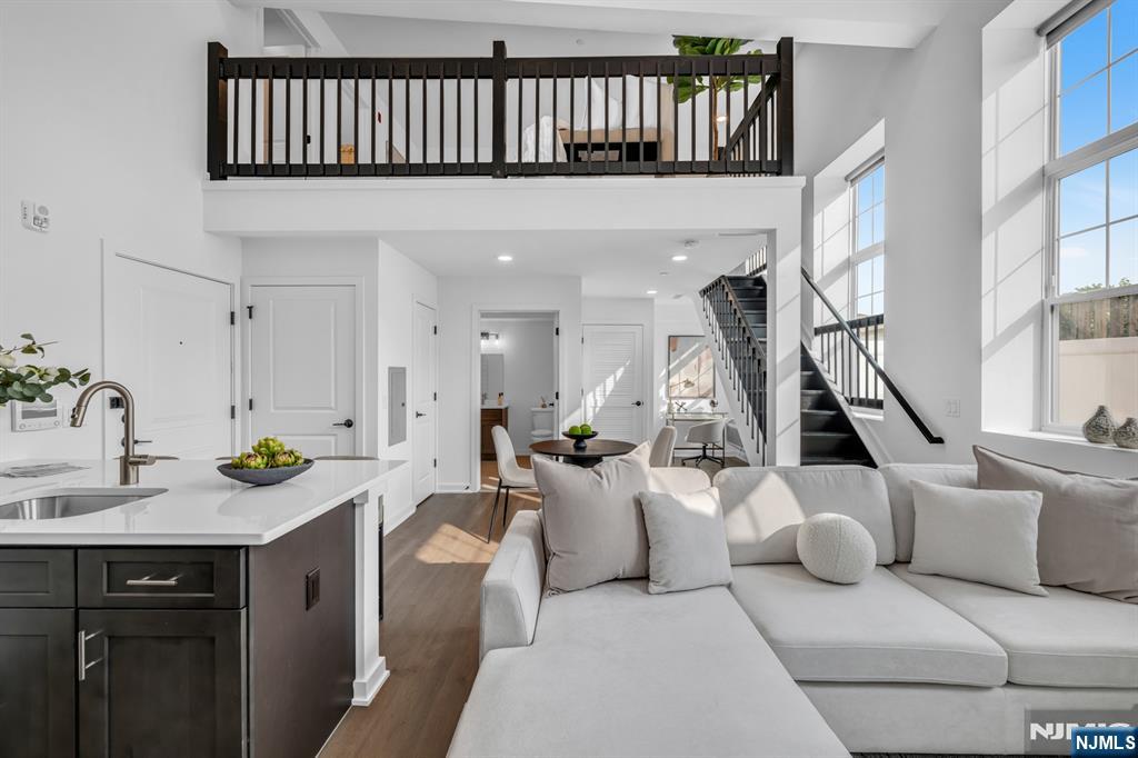 315 Railroad Avenue,East Rutherford, NJ 07073