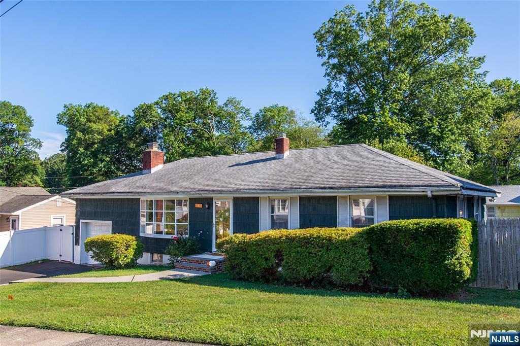 142 Manhattan Avenue,Waldwick, NJ 07463