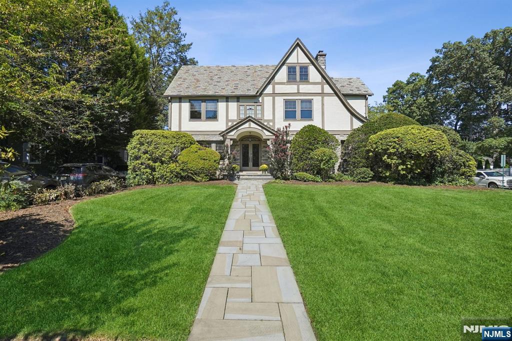 46 Cambridge Road,Montclair, NJ 07042