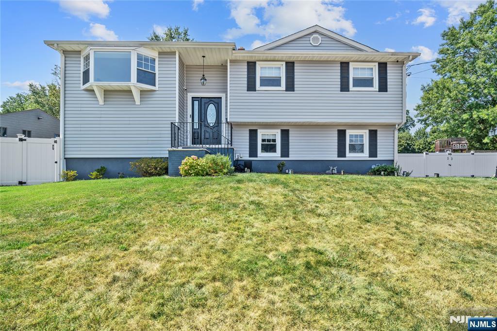 83 Larkspur Lane,Clifton, NJ 07013
