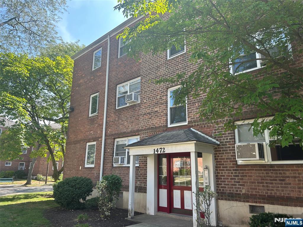 1472 Terrace Circle,Teaneck, NJ 07666