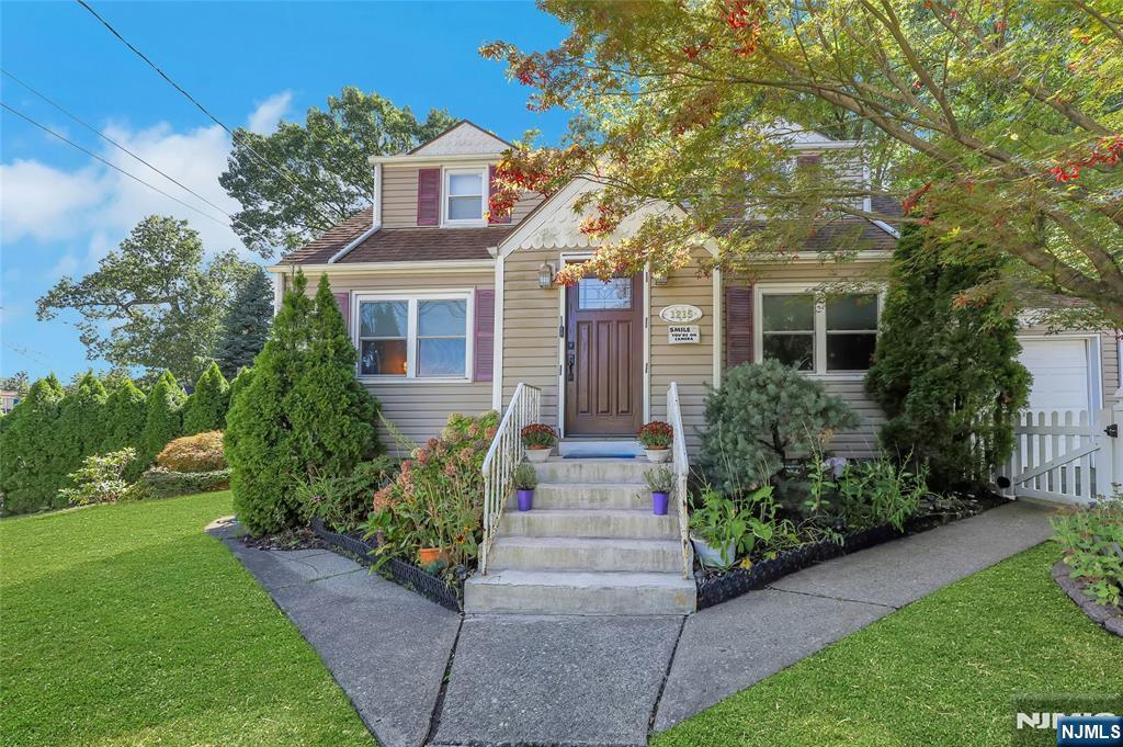 12-15 Jerome Place,Fair Lawn, NJ 07410
