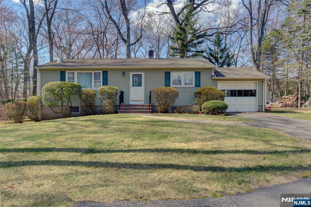 160 Jerome Avenue,Paramus, NJ 07652