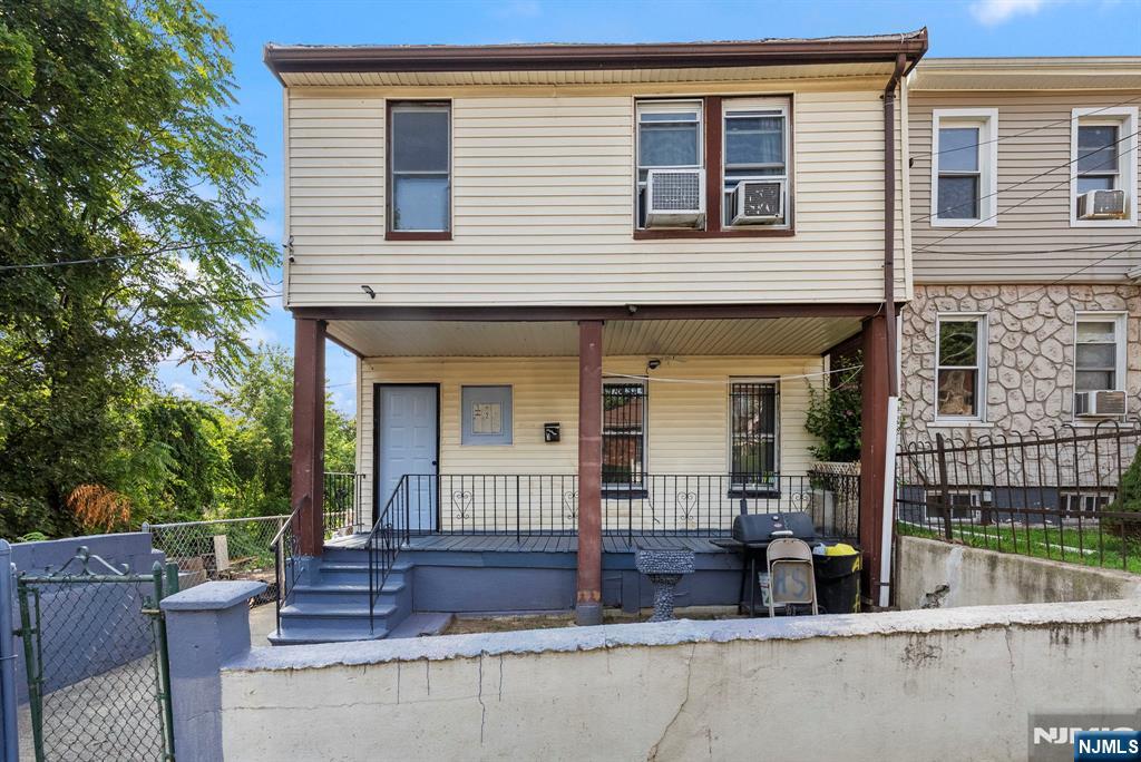 11 5th Street,Paterson, NJ 07522