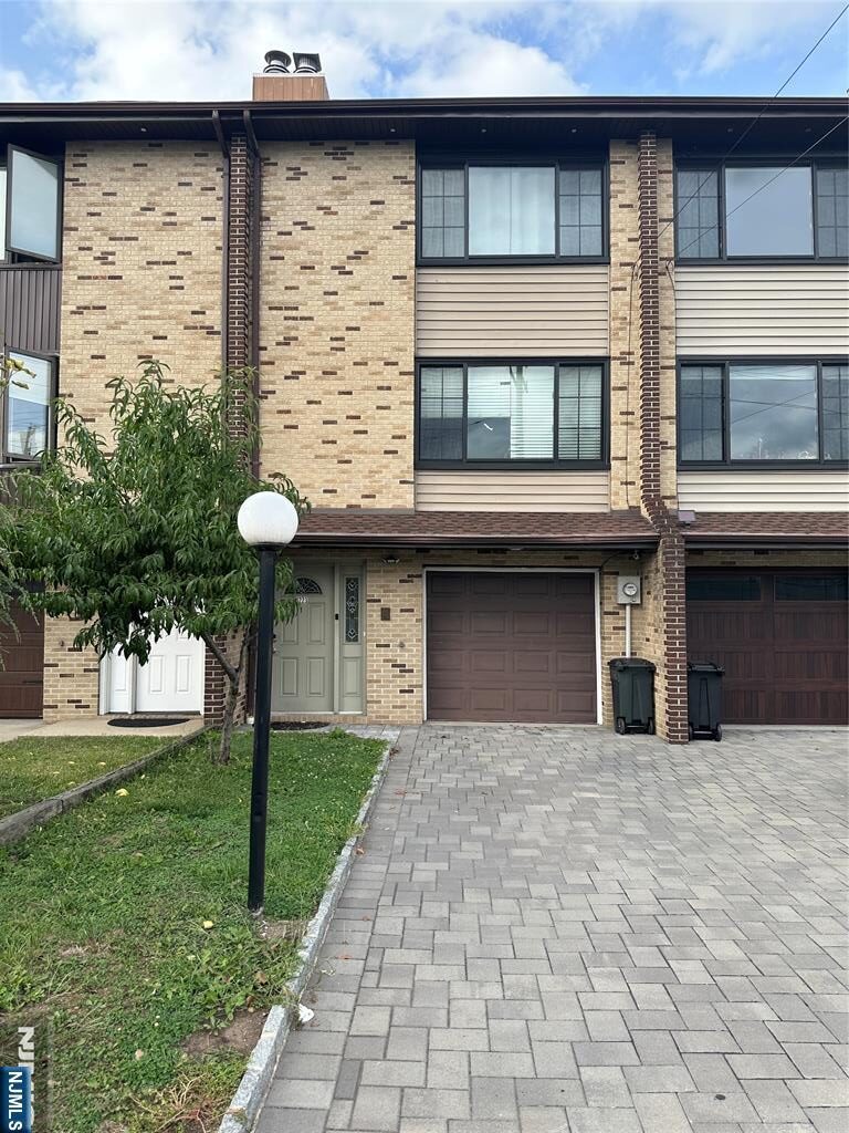 223 Grantwood Boulevard,Palisades Park, NJ 07650