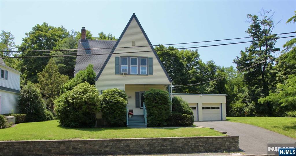 6 Cottage Place,Allendale, NJ 07401