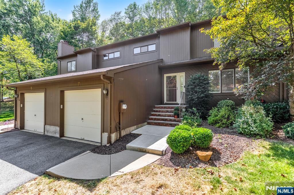 7 Mountain Ridge Drive,Cedar Grove, NJ 07009