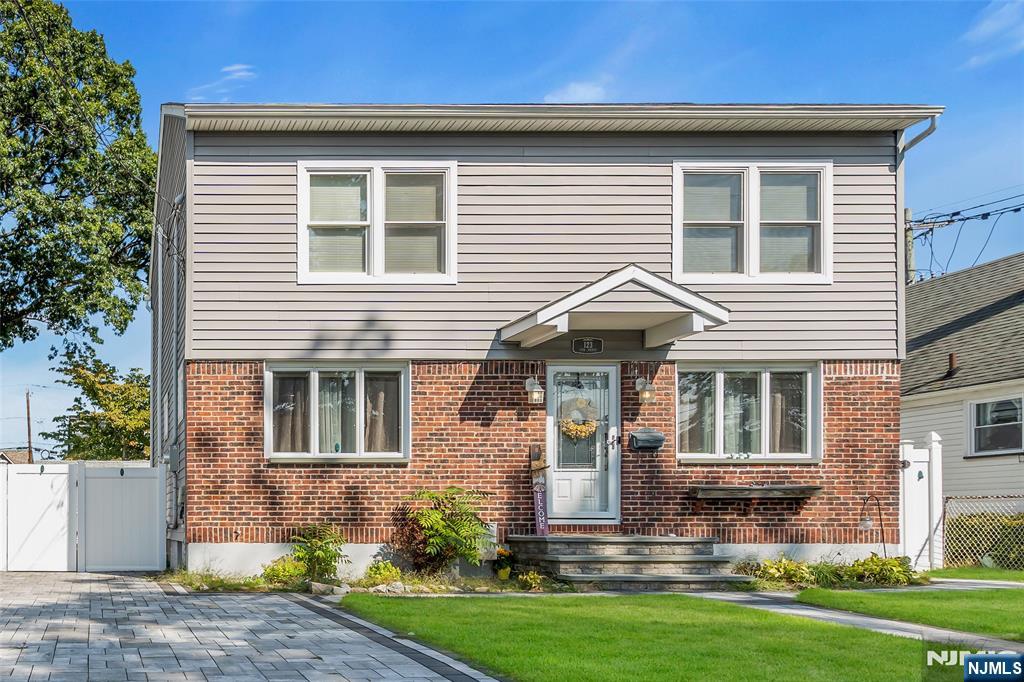 123 18th Avenue,Elmwood Park, NJ 07407