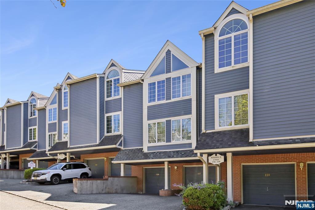 239 Cambridge Drive,Ramsey, NJ 07446