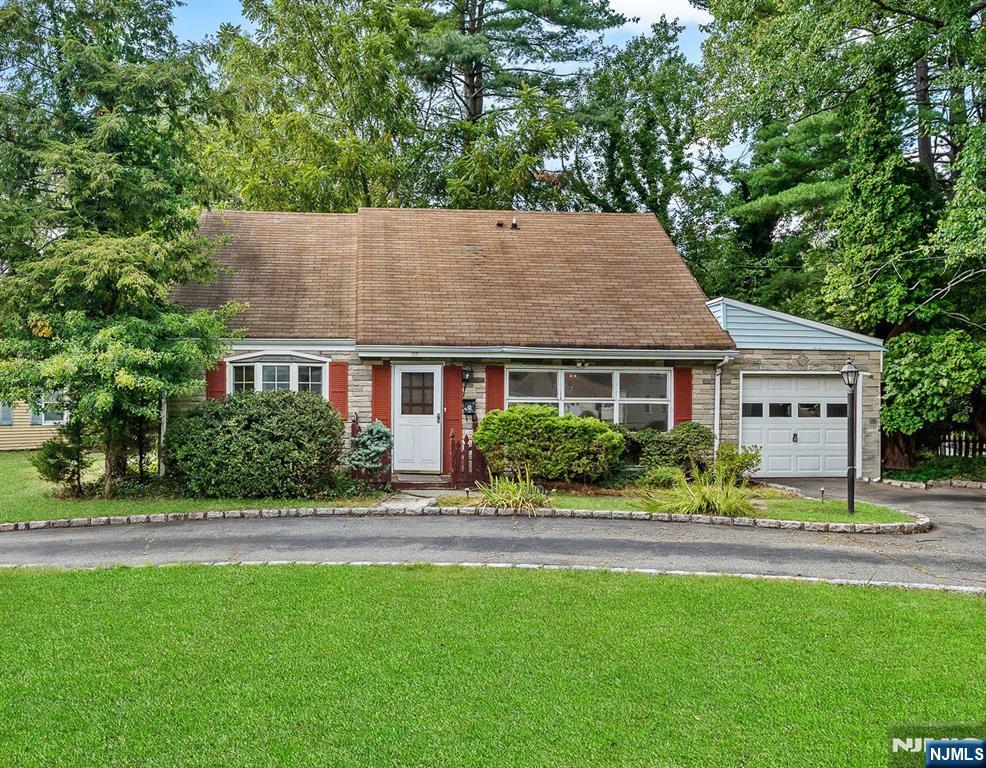 23 Carlisle Drive,Livingston, NJ 07039