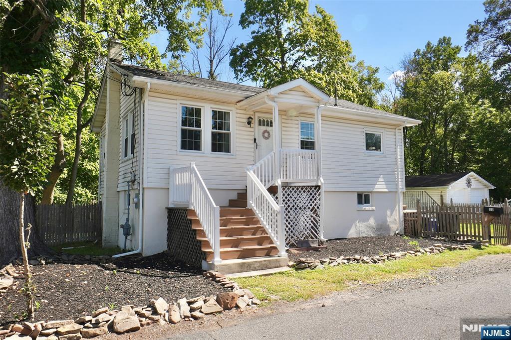 11 Spring Lane,West Caldwell, NJ 07006