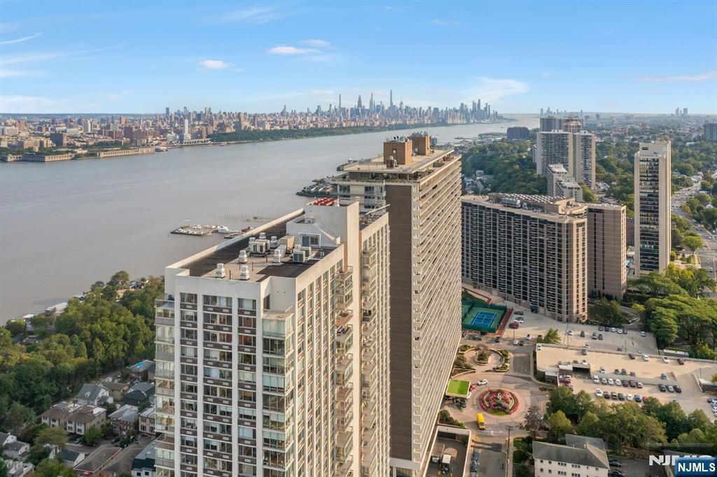 1600 Parker Avenue,Fort Lee, NJ 07024