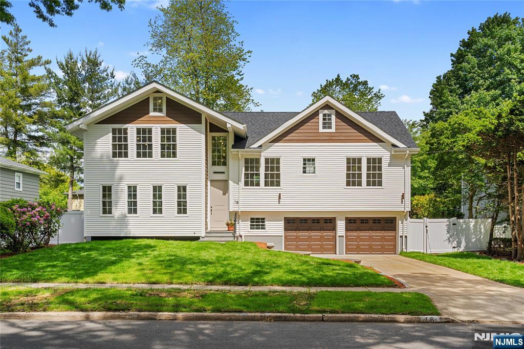 16 Coles Court,River Edge, NJ 07661