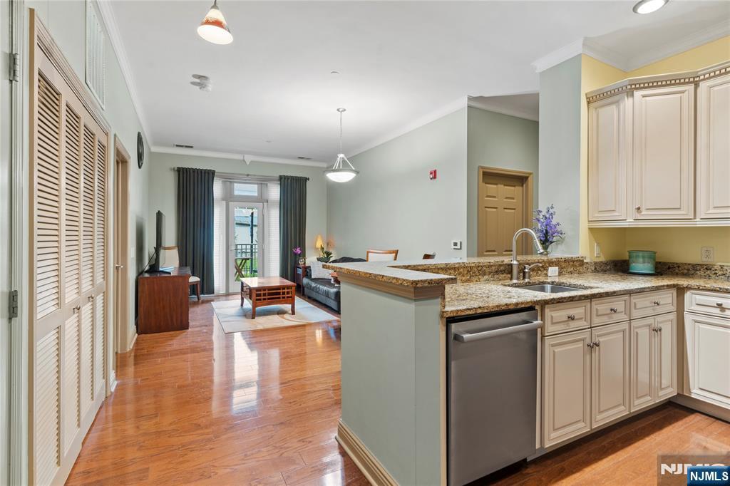 7400 River Road,North Bergen, NJ 07047