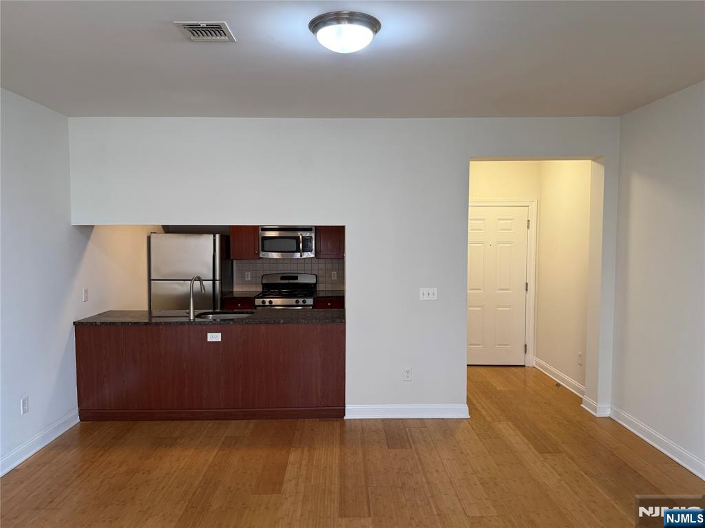 2022 Central Road,Fort Lee, NJ 07024