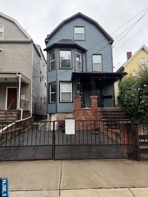 318 7th Street,Newark, NJ 07107