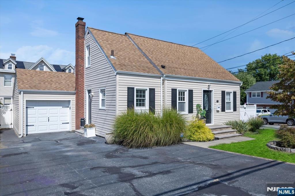 73 River Edge Road,Bergenfield, NJ 07621