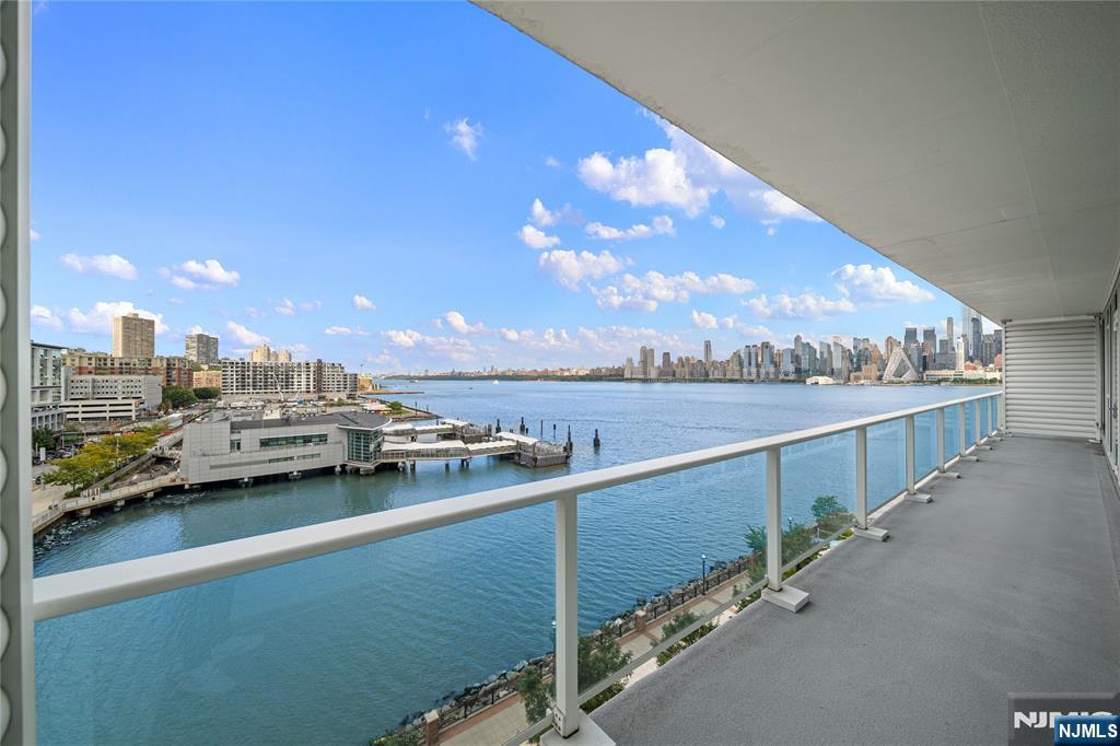 800 Ave At Port Imperial ,Weehawken, NJ 07086