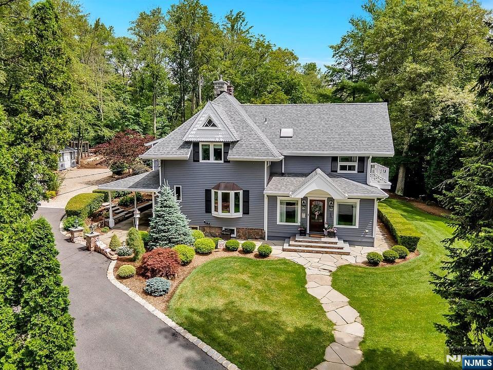 1 Shore Road,Bloomingdale, NJ 07403