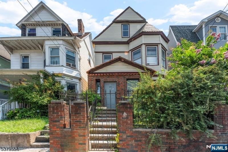 187 6th Street,Newark, NJ 07107