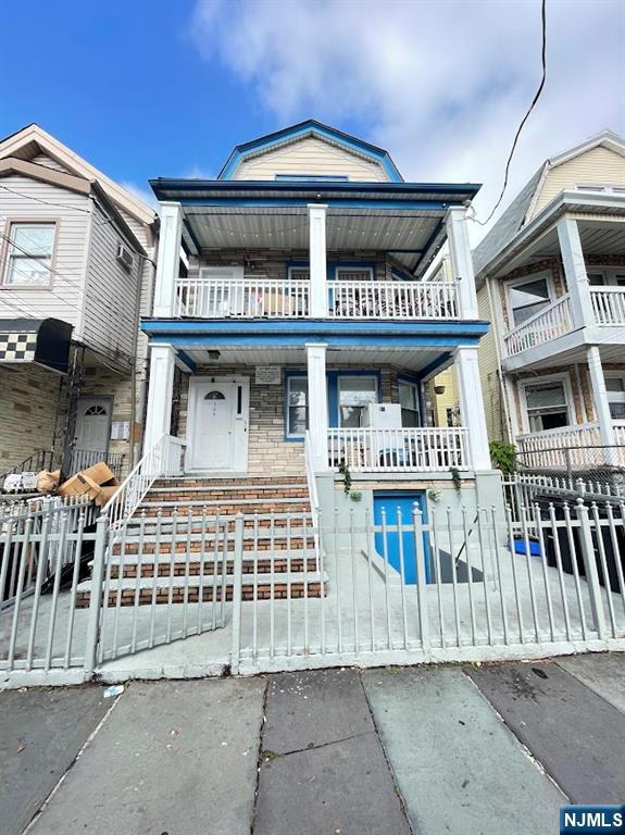 564 Broadway ,Newark, NJ 07104